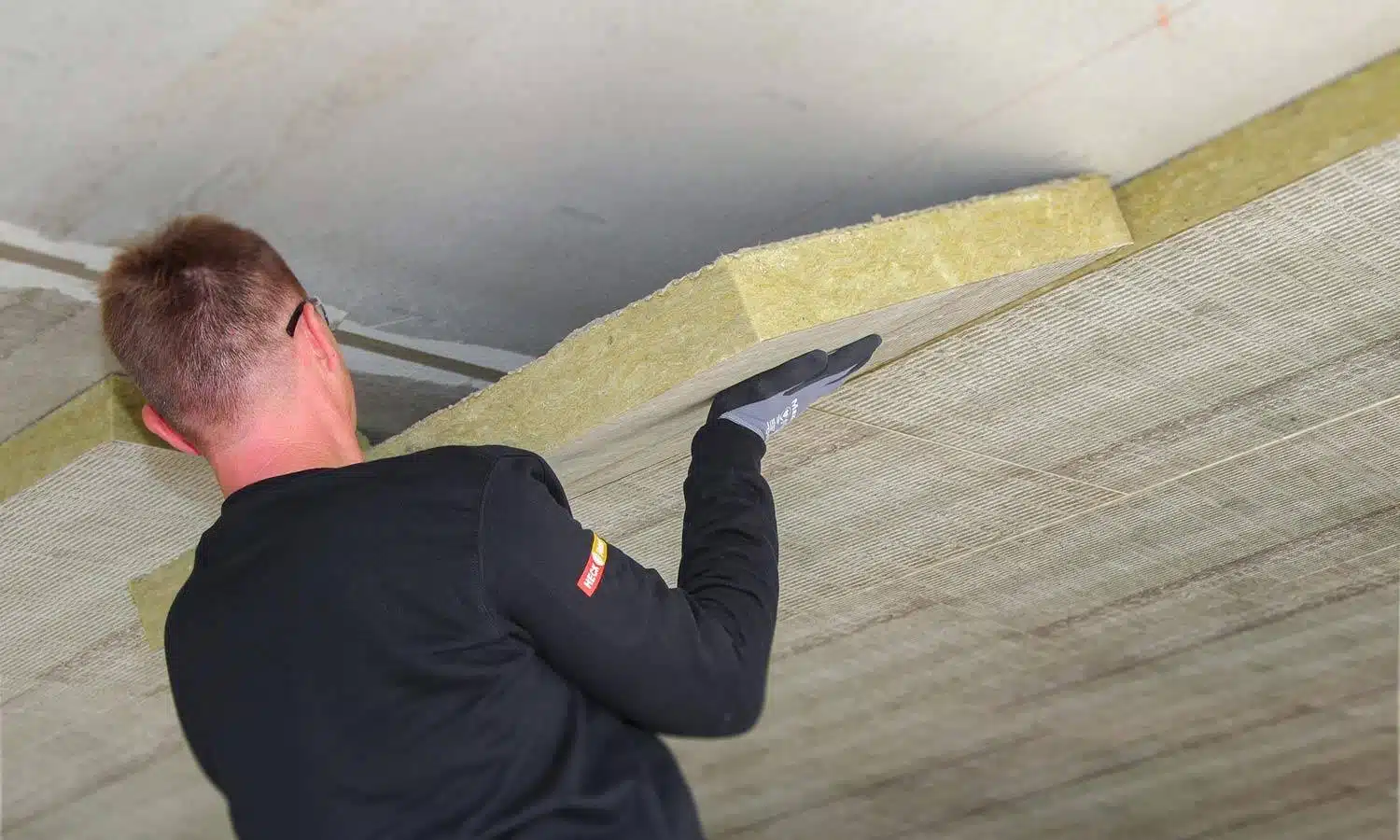 Comment-isoler-le-plafond-dun-sous-sol